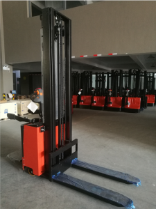 Empilhador elétrico SMITH com plataforma 1500kg 260cm