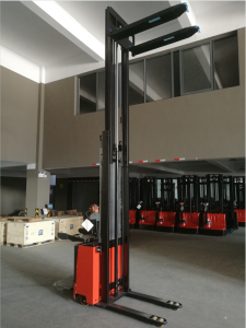 Empilhador elétrico SMITH com plataforma 1500kg 260cm