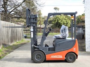 Empilhador elétrico SMITH XE25A 2500 kg 300 cm
